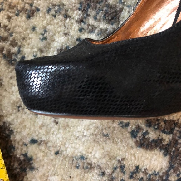 BCBGeneration Black Platform Heels - Picture 6 of 7